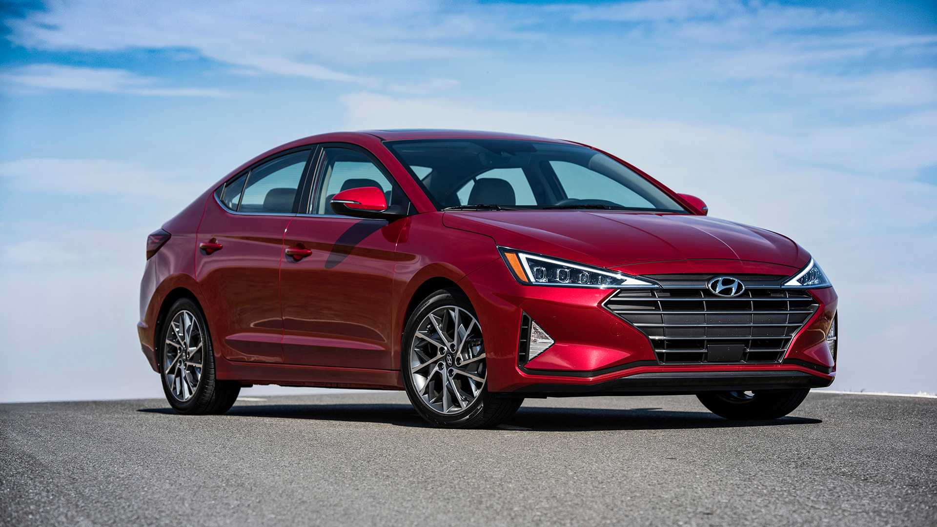 HYUNDA ELANTRA PHIÊN BẢN MỚI – GIÁ ƯU ĐÃI 