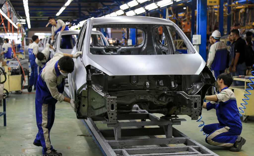 Đề xuất tiếp tục giảm 50% lệ phí trước bạ với ô tô sản xuất, lắp trong nước